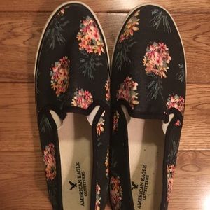 American Eagle canvas sneakers
